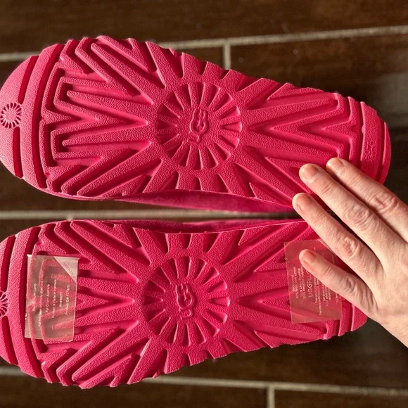 Brand New UGG Tasman slipper - Picture 5 of 7